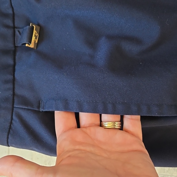 Vineyard Vines Skirt Womans Size 2 Navy has pockets - Picture 9 of 9